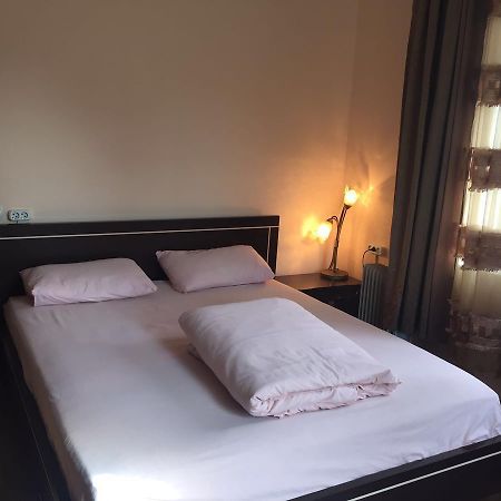Almaty Backpackers Vandrehjem Eksteriør billede