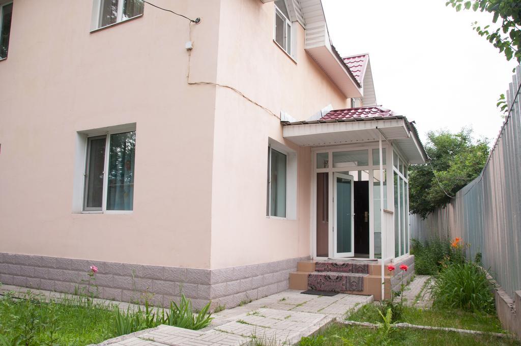 Almaty Backpackers Vandrehjem Eksteriør billede