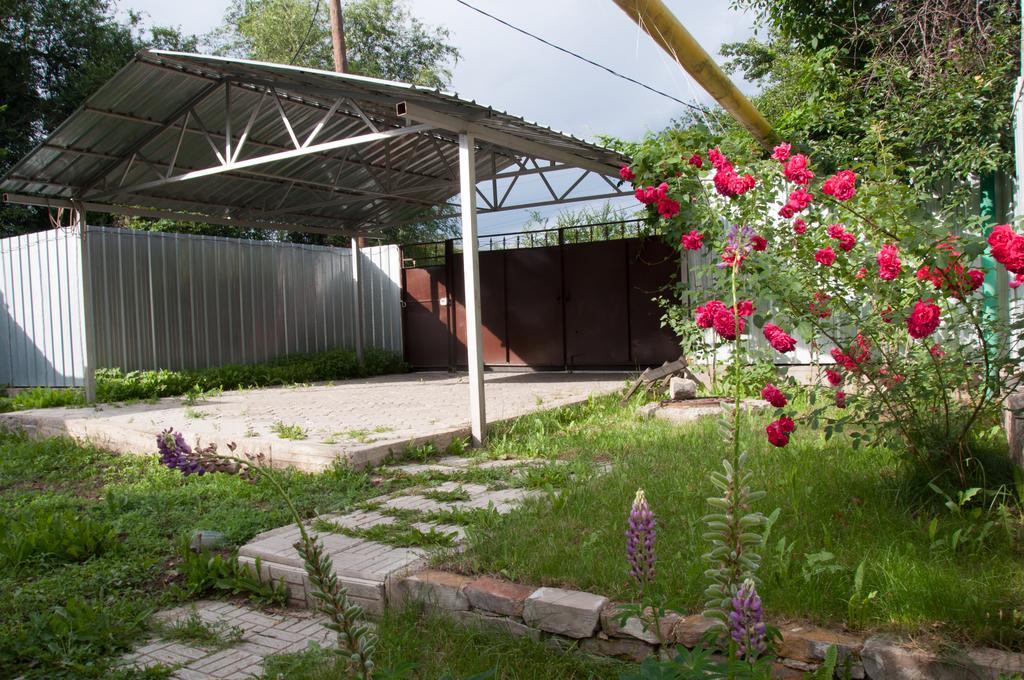 Almaty Backpackers Vandrehjem Eksteriør billede